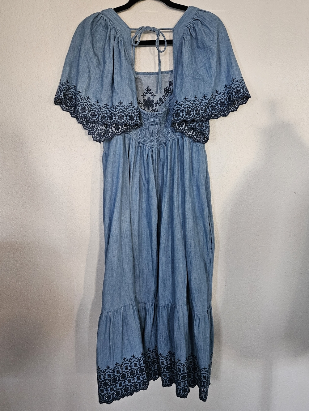 Old Navy Fit & Flare Flutter-Sleeve Tie-Back Chambray Midi Dress for Women NWT - Picture 3 of 8